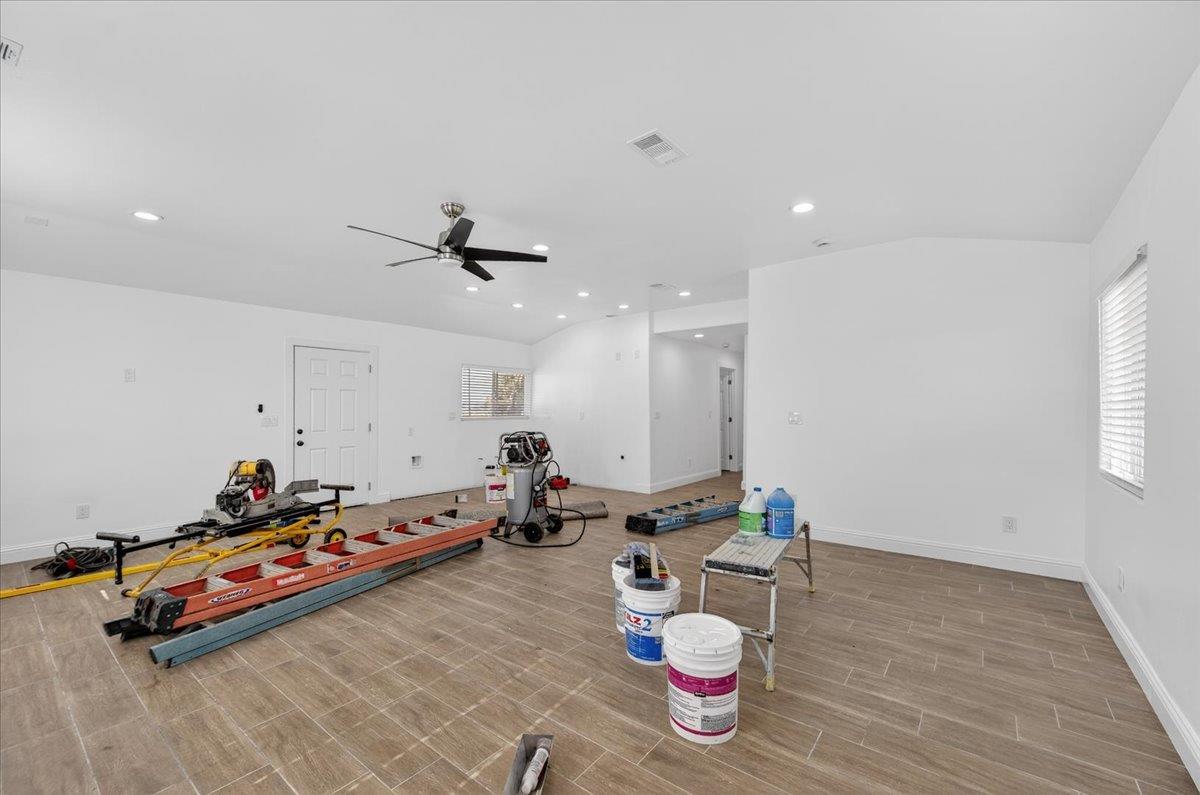 6873 20Th Ave, Lemoore, CA 93245