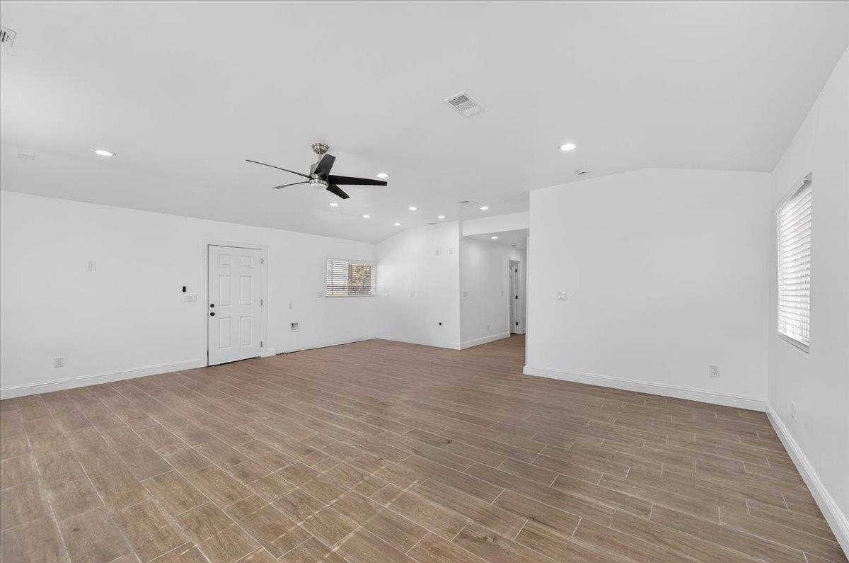 6873 20Th Ave, Lemoore, CA 93245