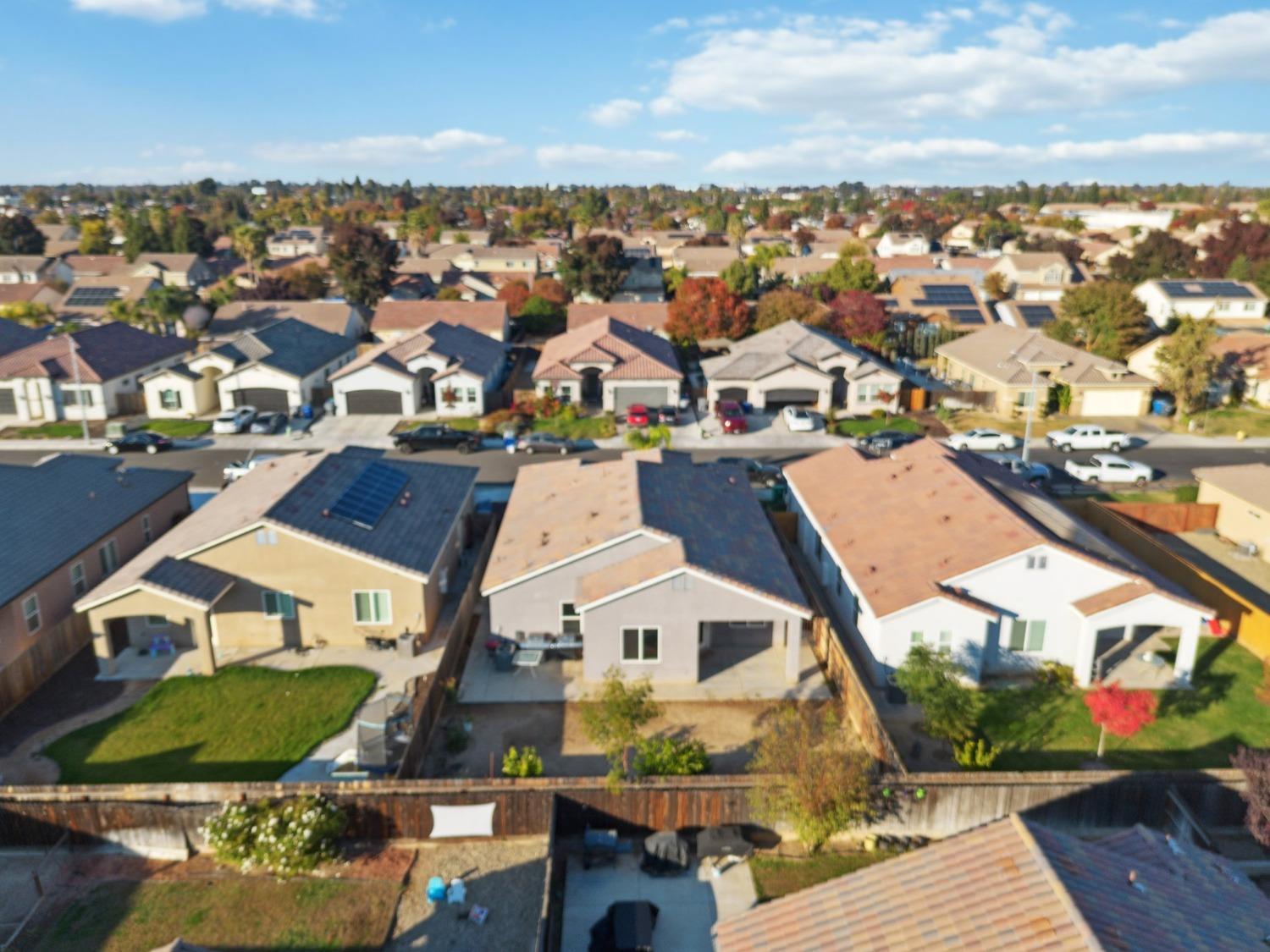 568 St Julien Dr, Madera, CA 93638