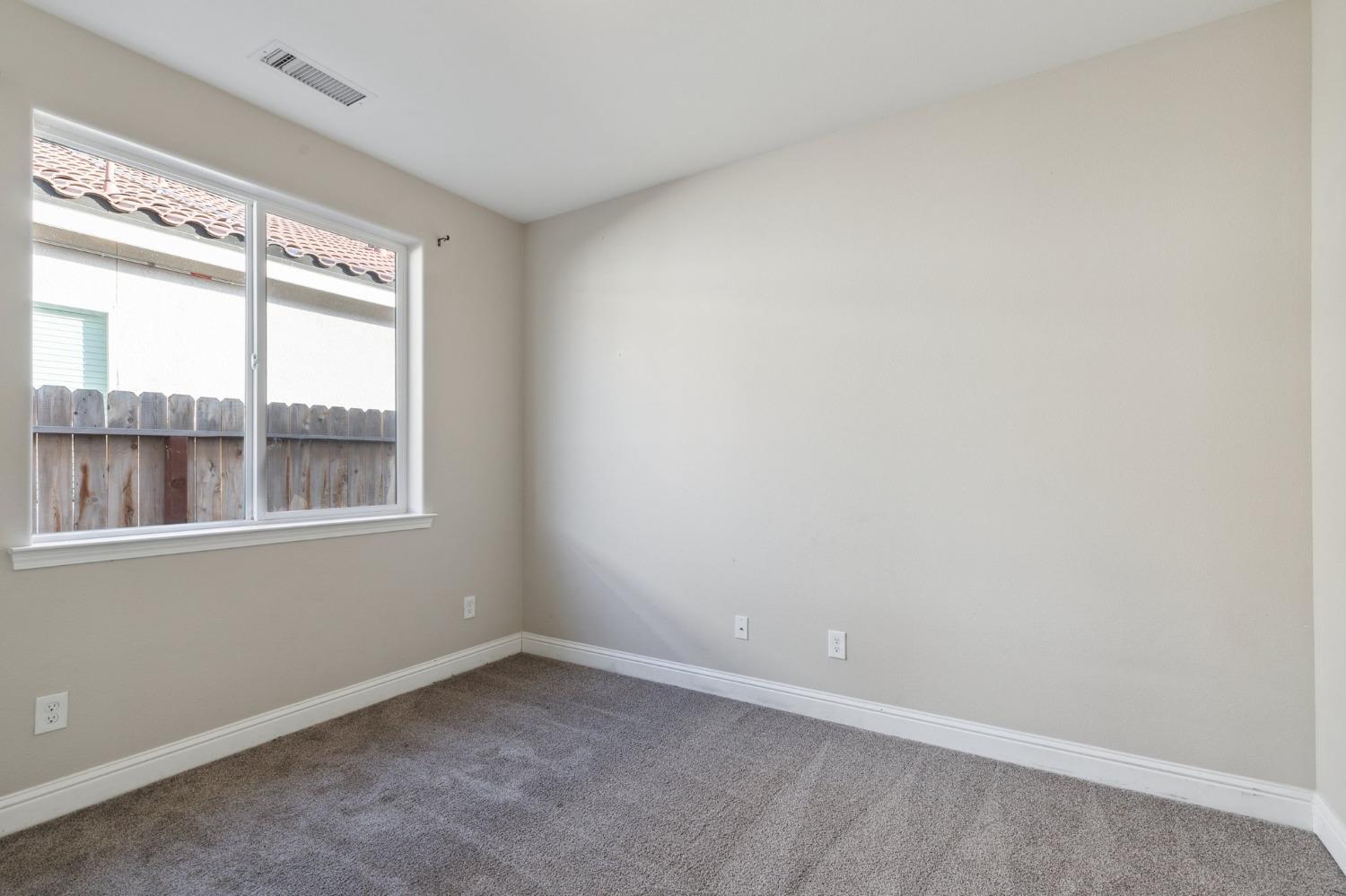 568 St Julien Dr, Madera, CA 93638