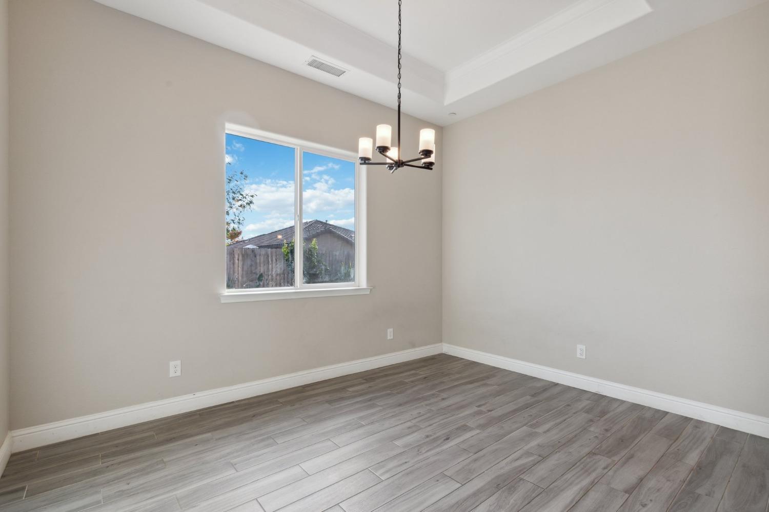 568 St Julien Dr, Madera, CA 93638