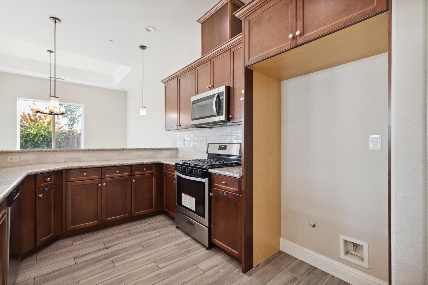 568 St Julien Dr, Madera, CA 93638