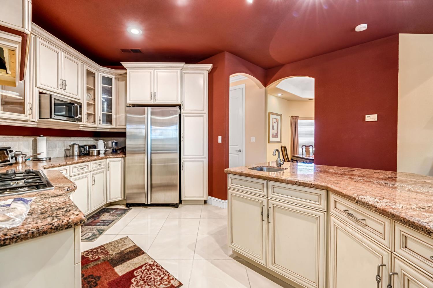 7559 N Antioch Ave, Fresno, CA 93722