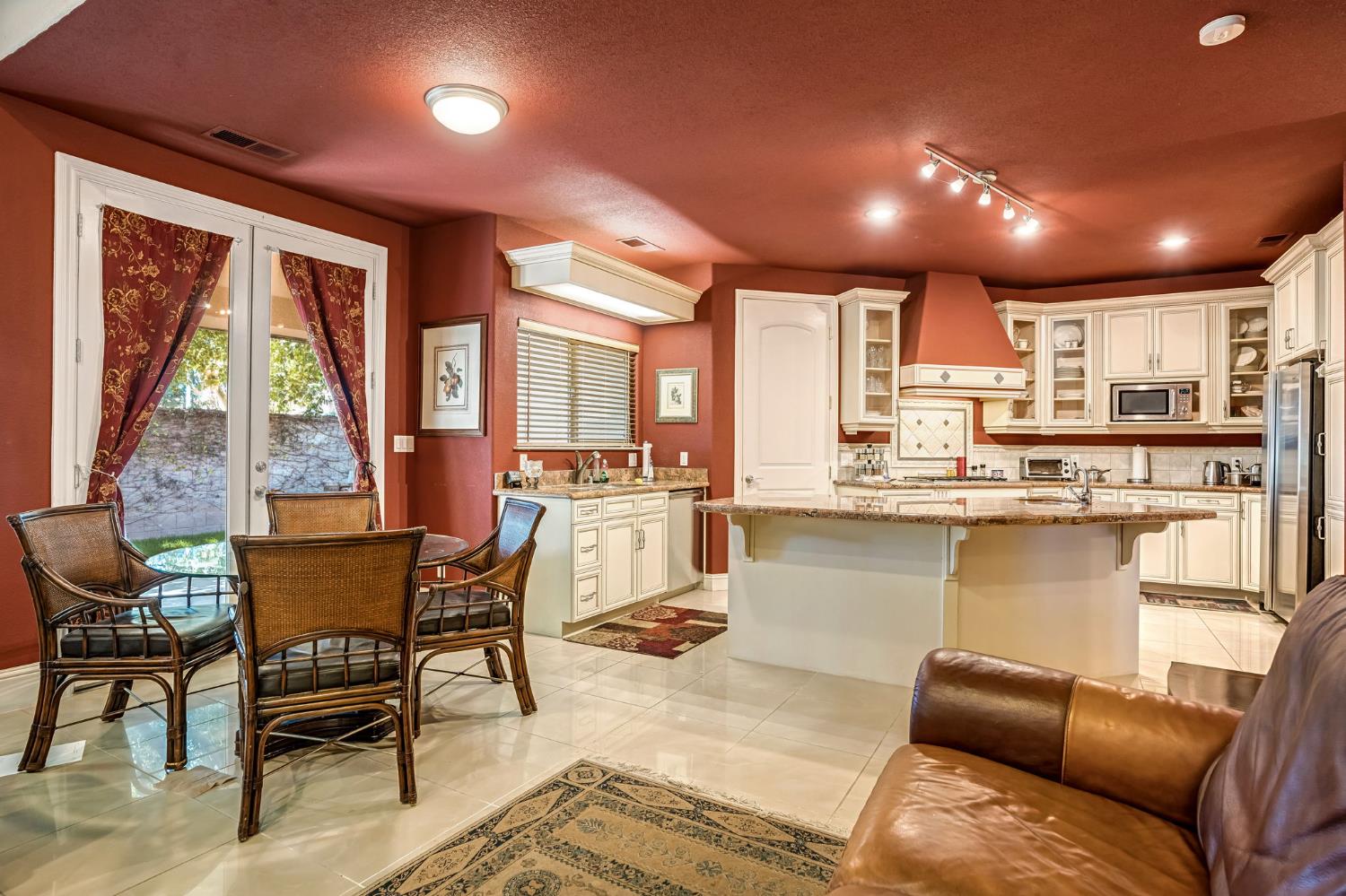 7559 N Antioch Ave, Fresno, CA 93722