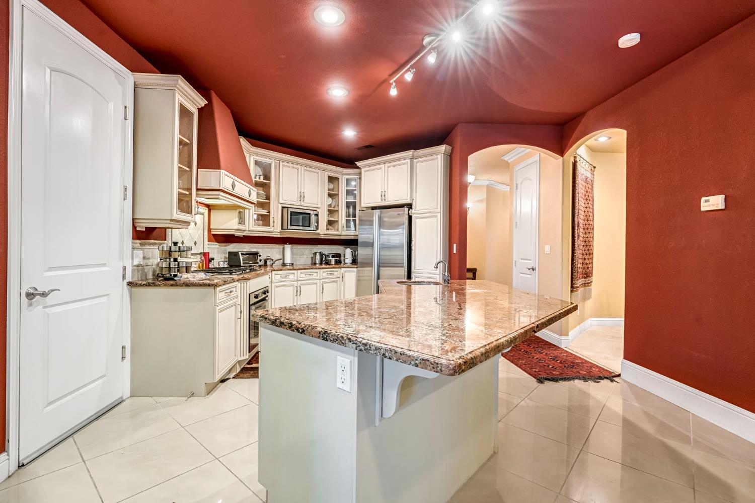 7559 N Antioch Ave, Fresno, CA 93722