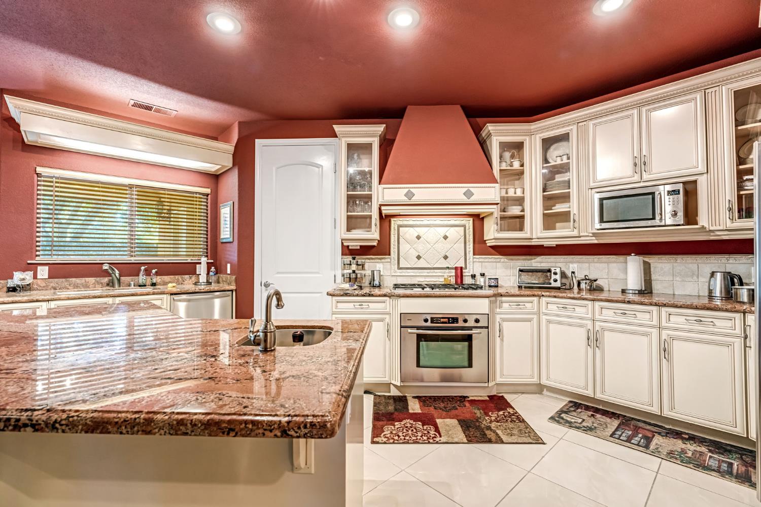 7559 N Antioch Ave, Fresno, CA 93722