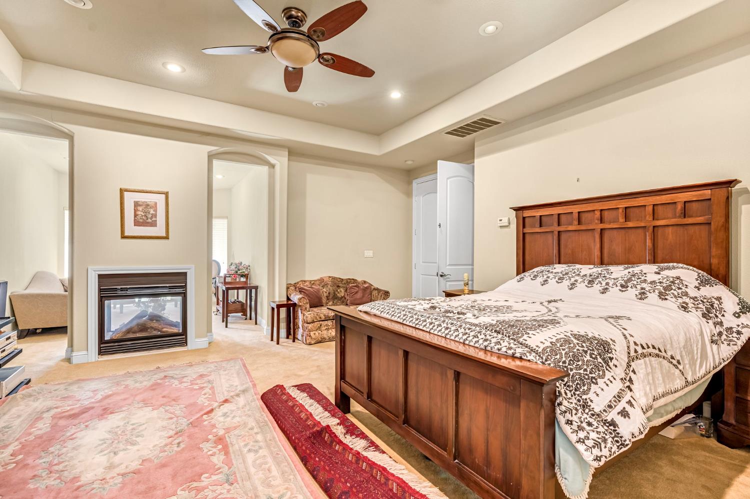 7559 N Antioch Ave, Fresno, CA 93722