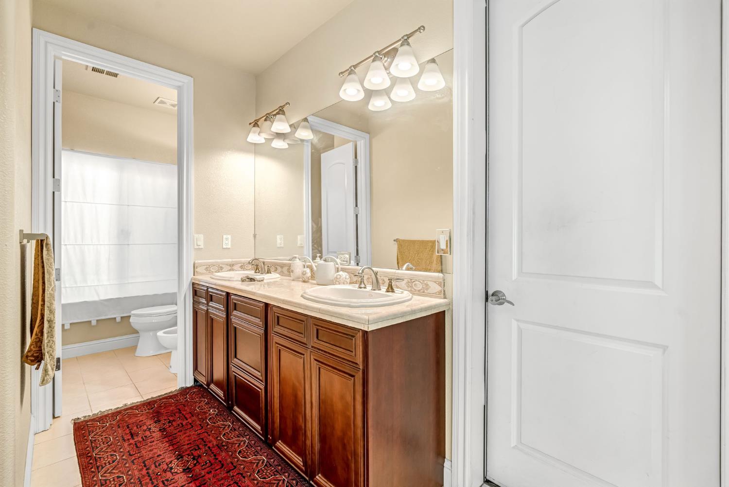 7559 N Antioch Ave, Fresno, CA 93722