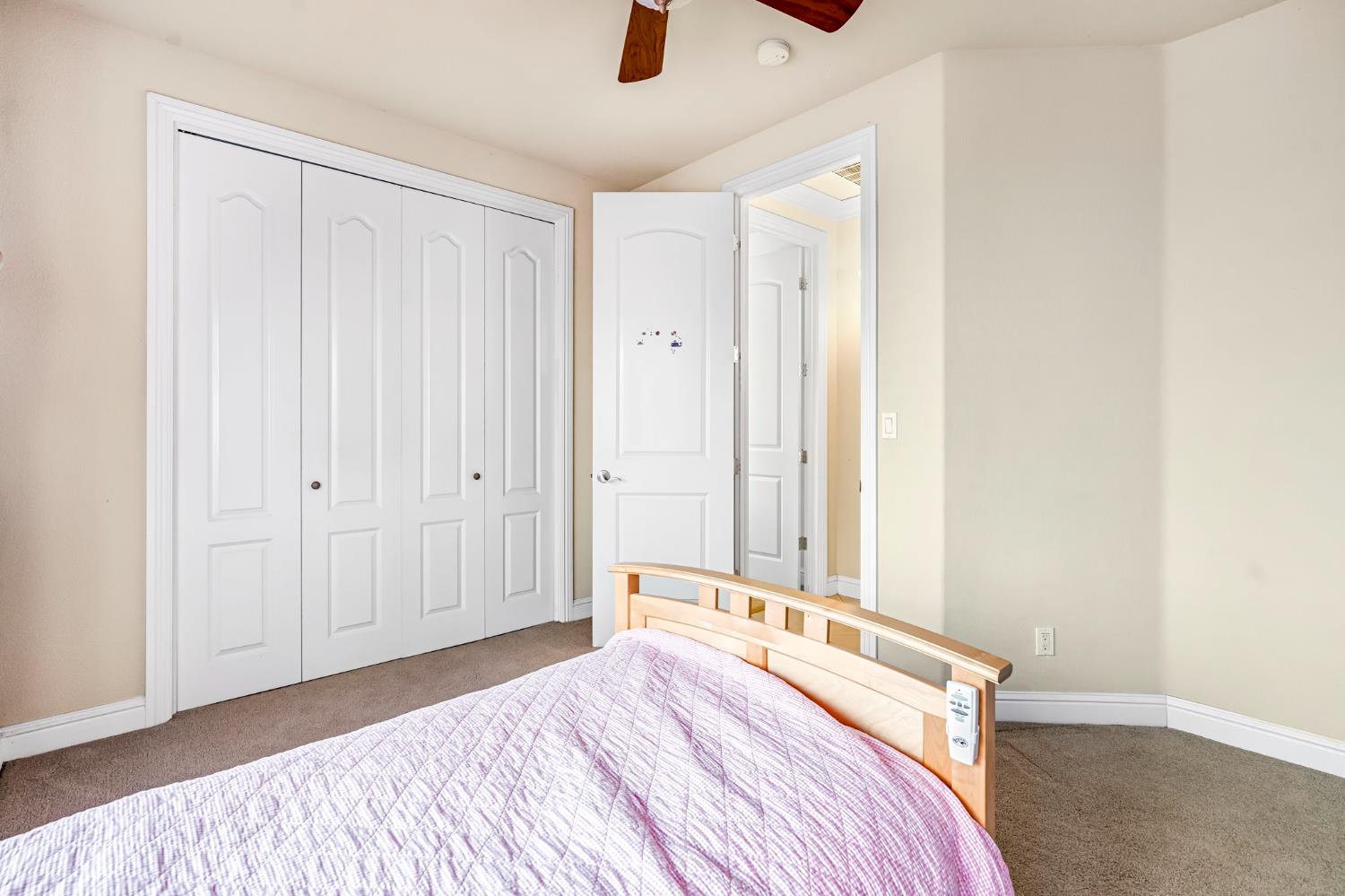 7559 N Antioch Ave, Fresno, CA 93722