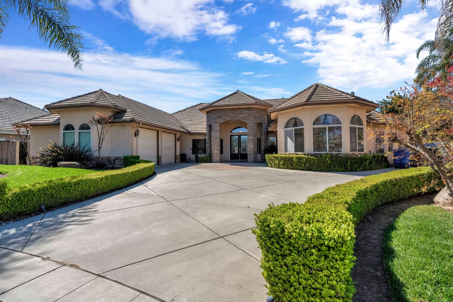 7559 N Antioch Ave, Fresno, CA 93722