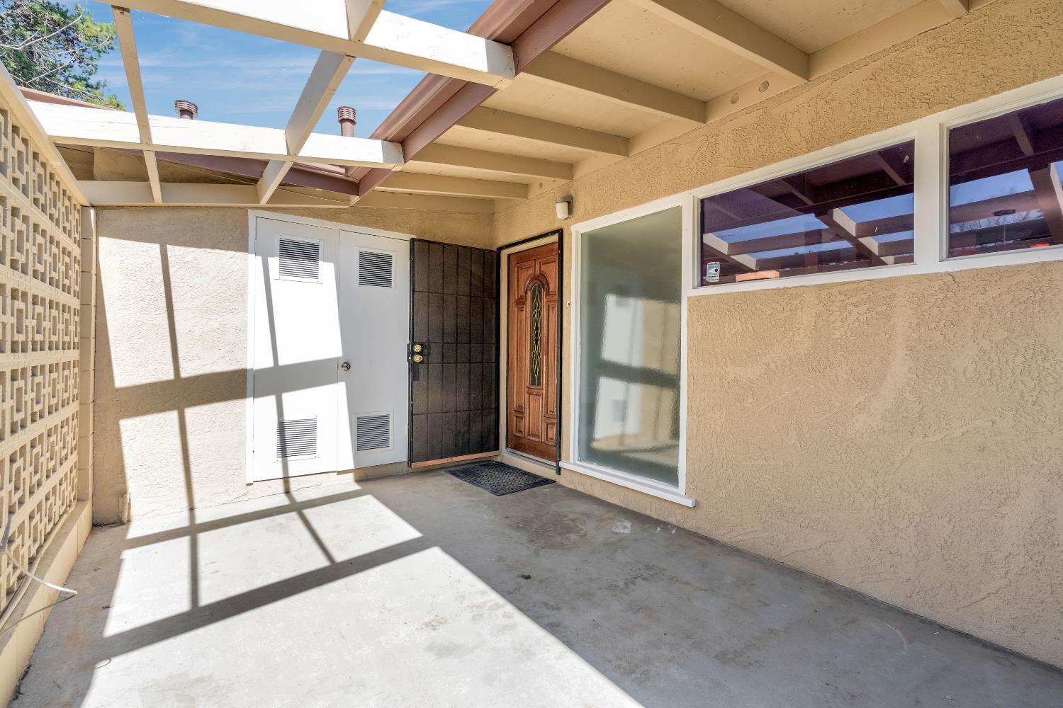 5694 N Winchester Ave, Fresno, CA 93704