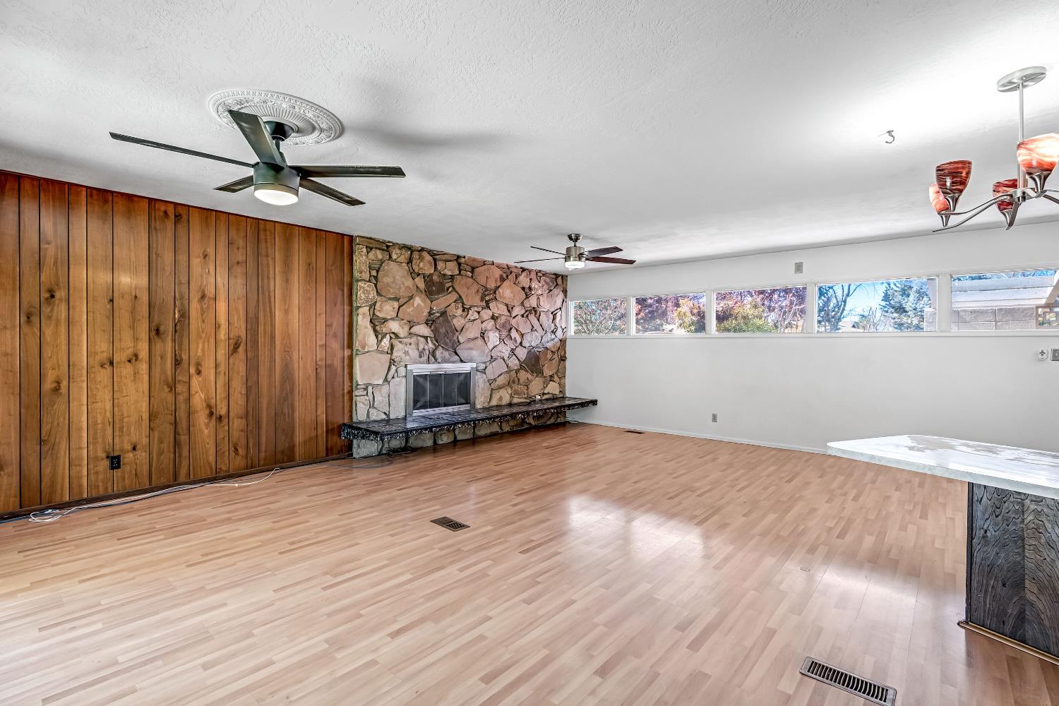 5694 N Winchester Ave, Fresno, CA 93704