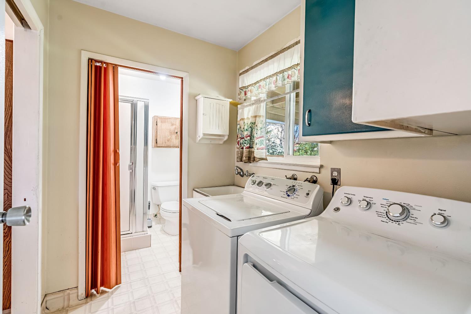 5694 N Winchester Ave, Fresno, CA 93704