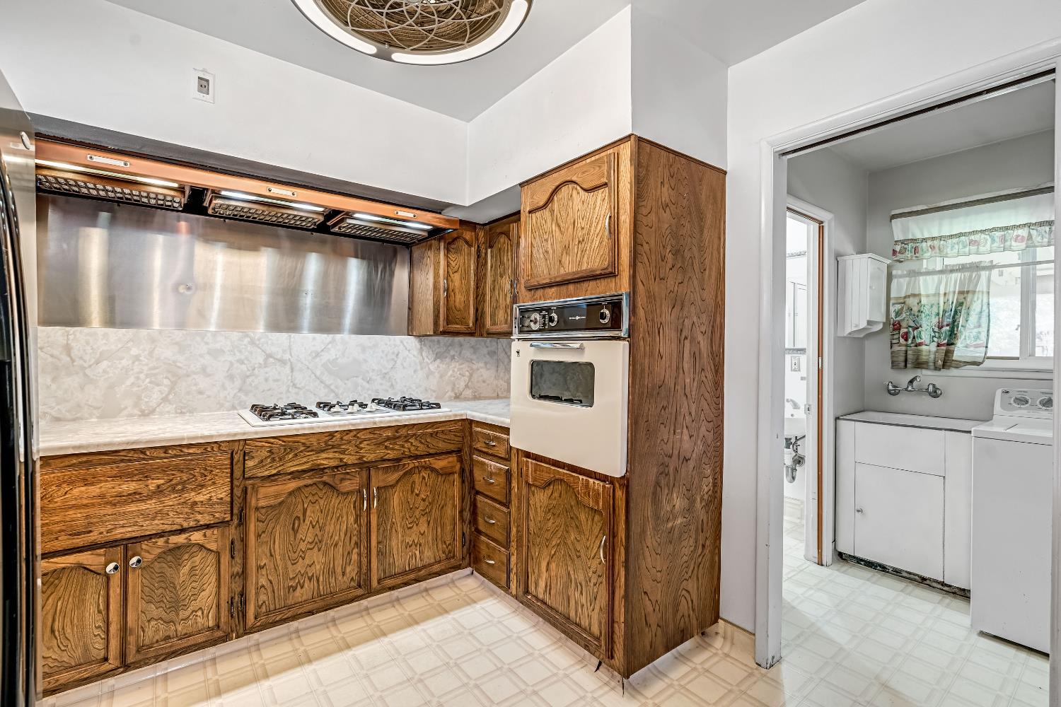 5694 N Winchester Ave, Fresno, CA 93704