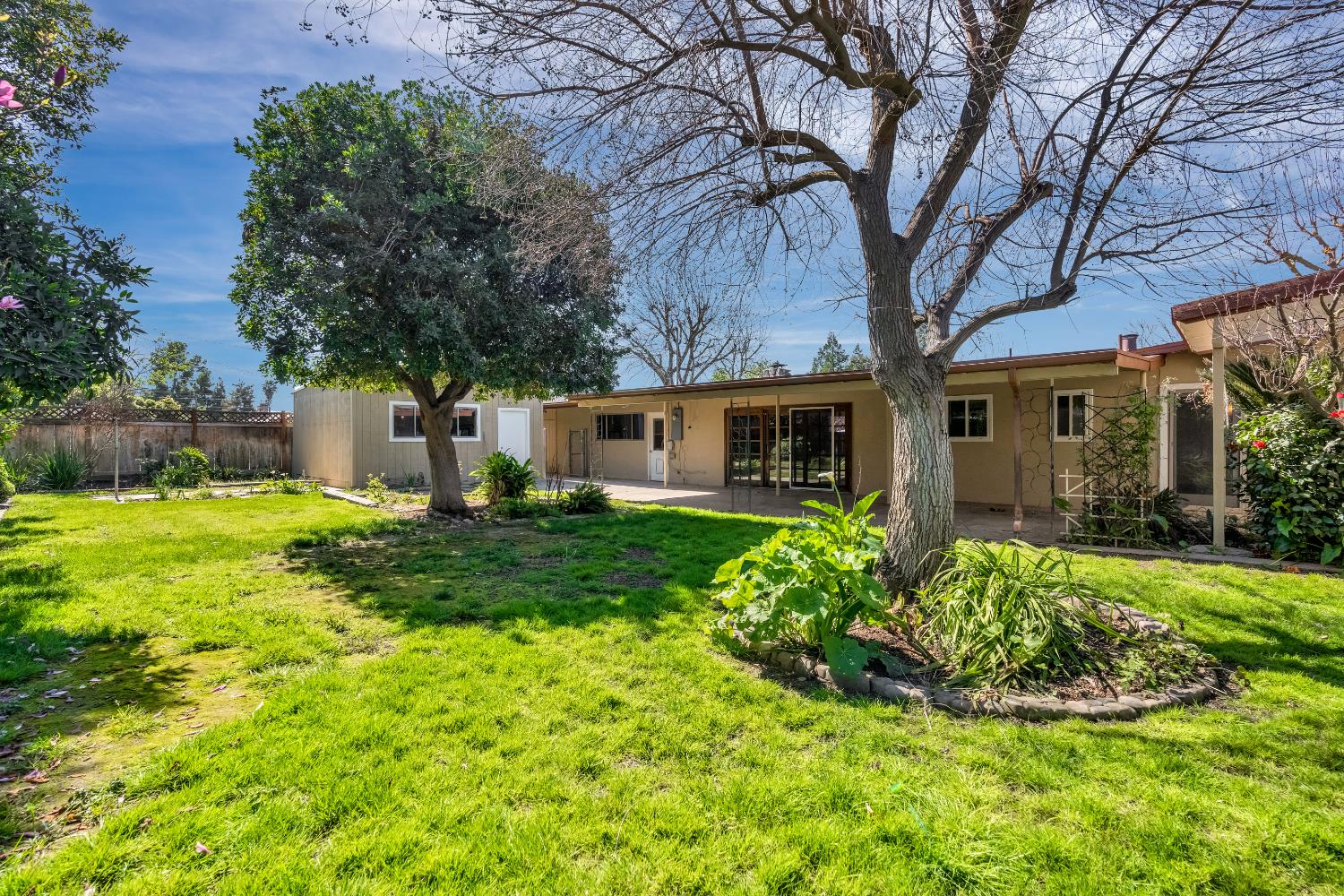 5694 N Winchester Ave, Fresno, CA 93704