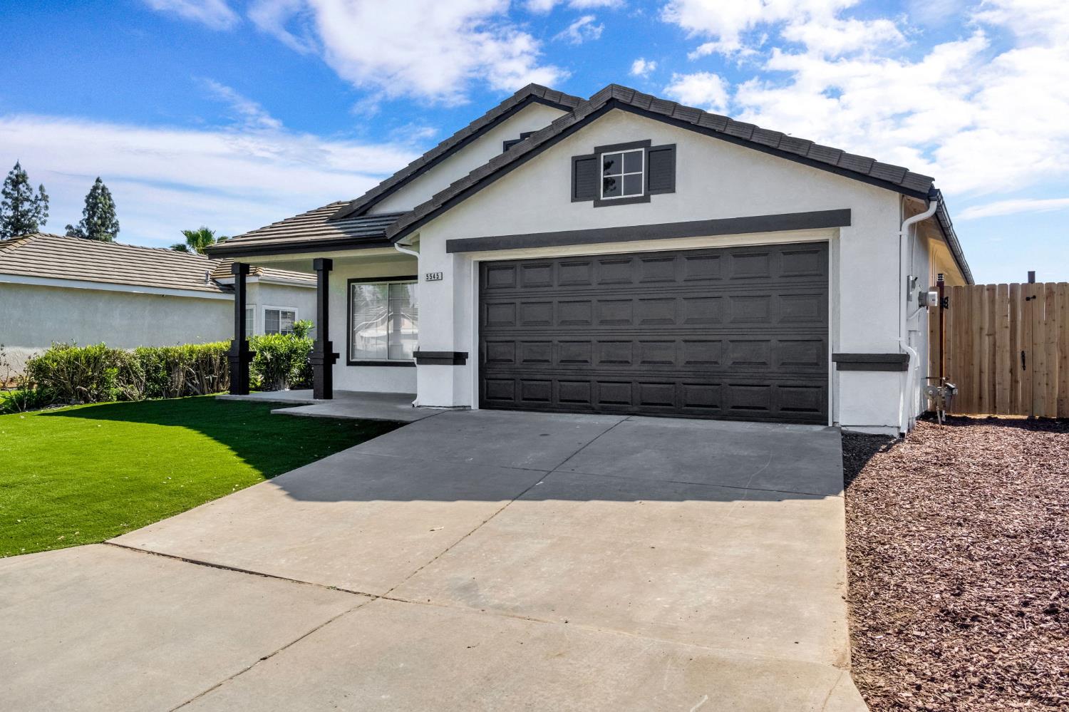 5545 W Norwich Ave, Fresno, CA 93722