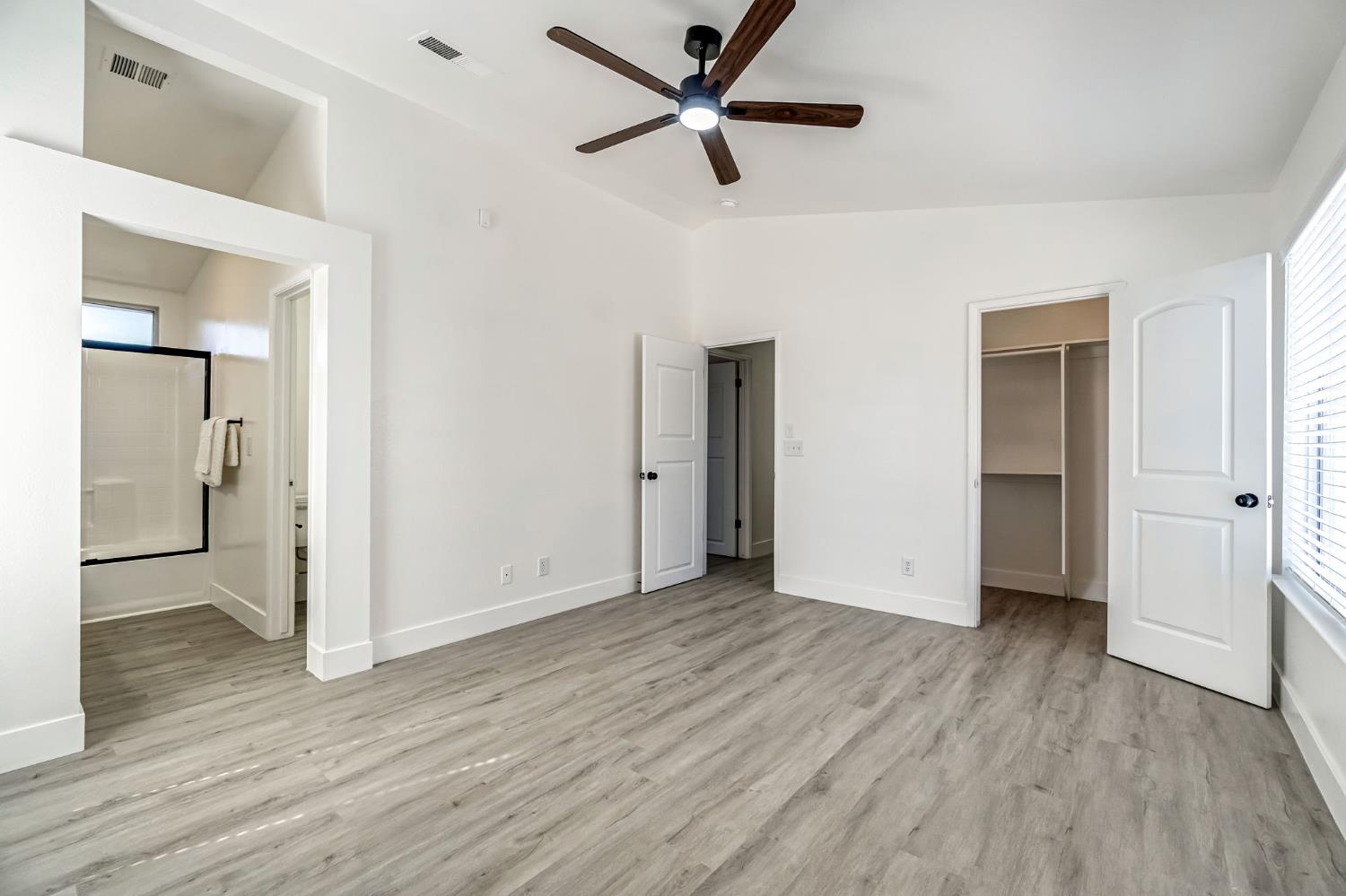 5545 W Norwich Ave, Fresno, CA 93722