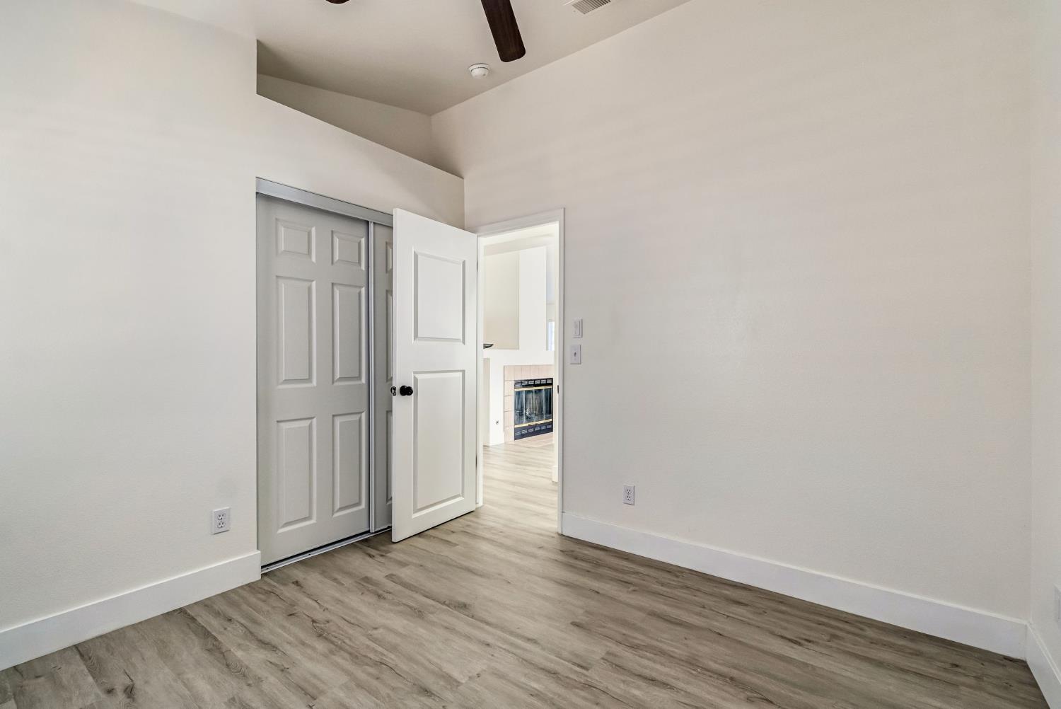 5545 W Norwich Ave, Fresno, CA 93722