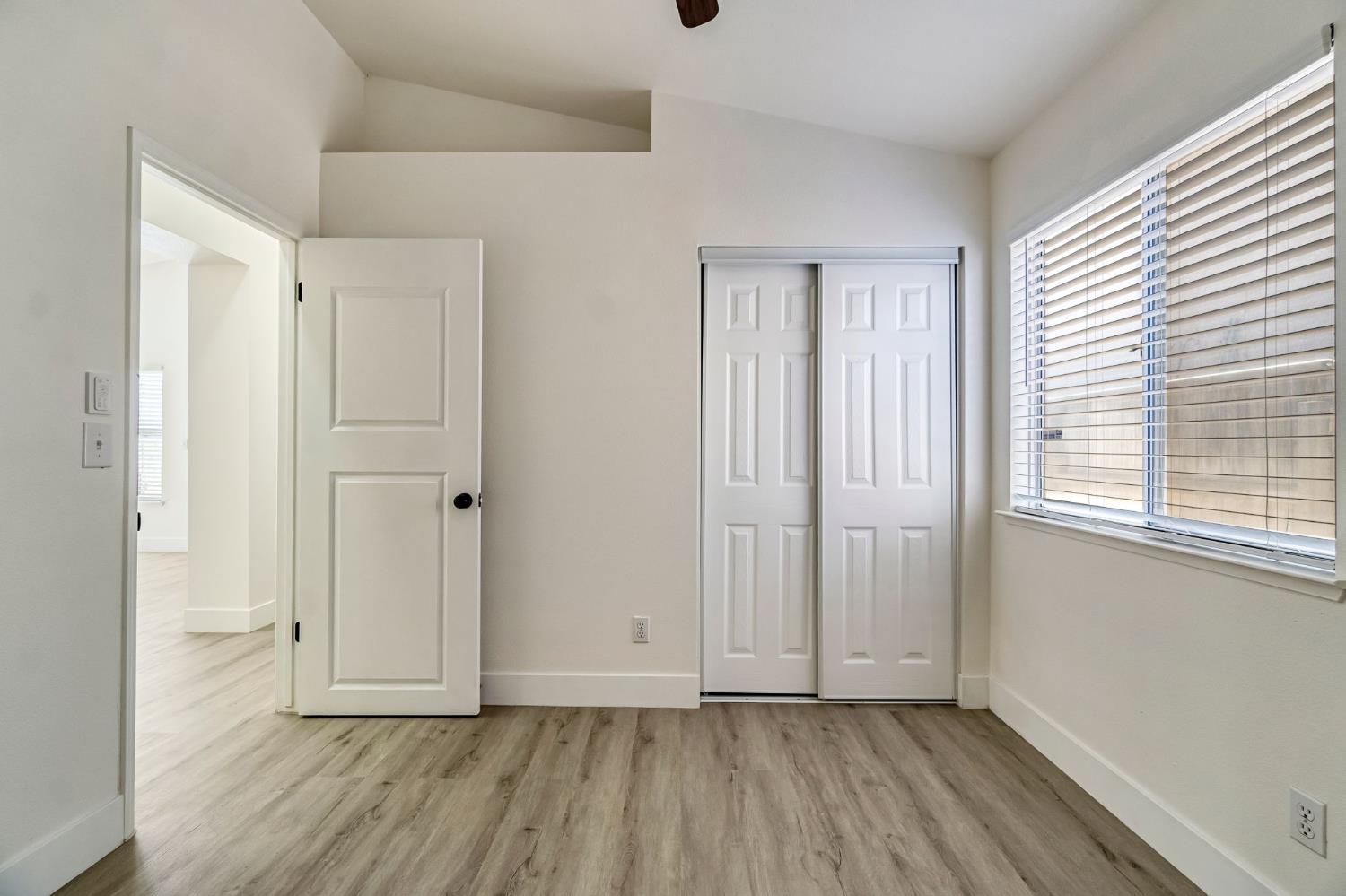 5545 W Norwich Ave, Fresno, CA 93722