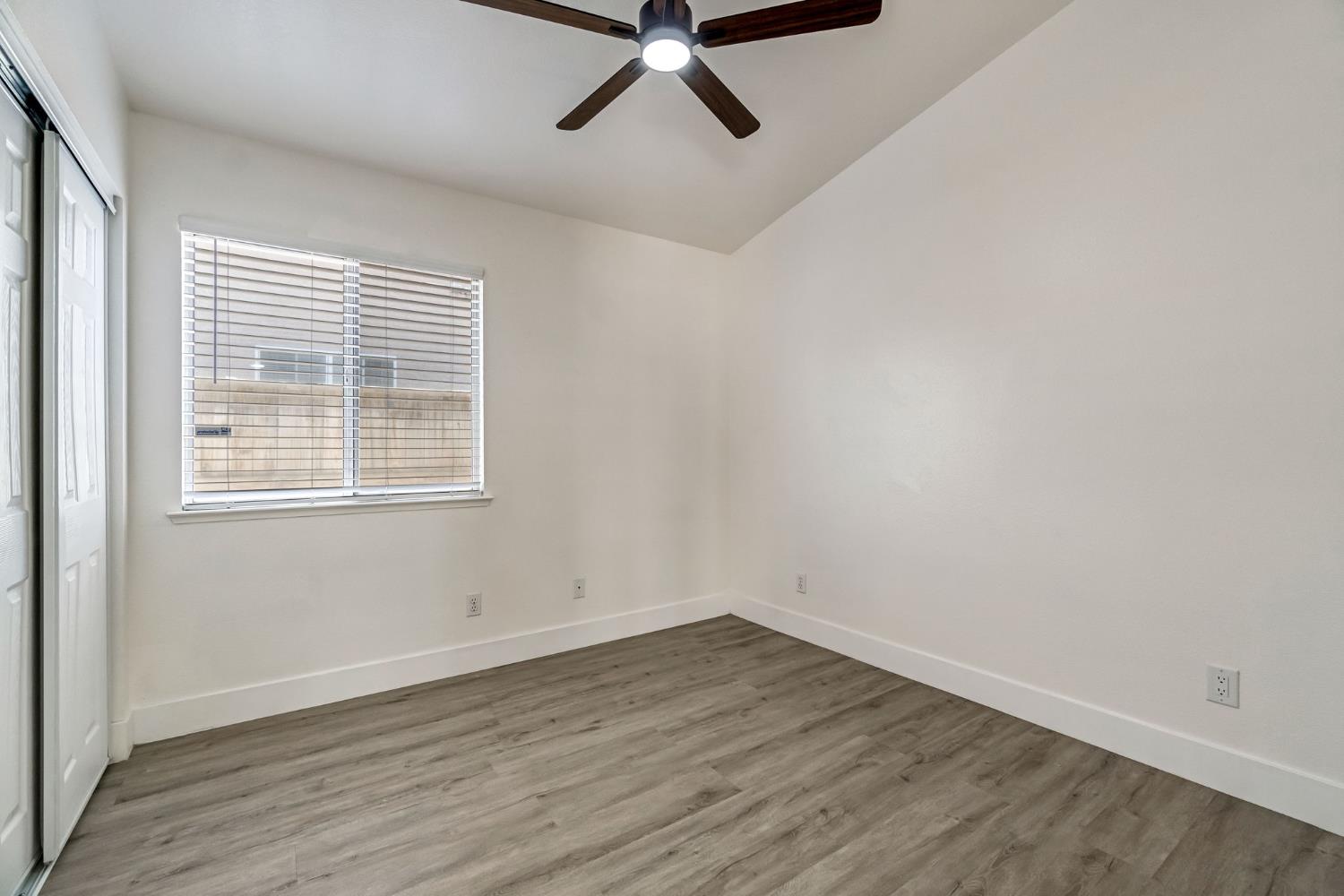 5545 W Norwich Ave, Fresno, CA 93722