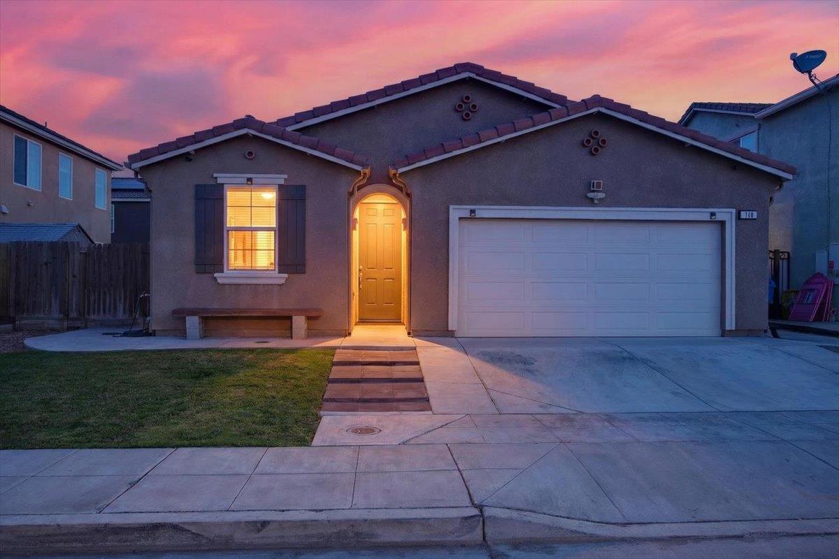 118 Peerless St, Madera, CA 93638