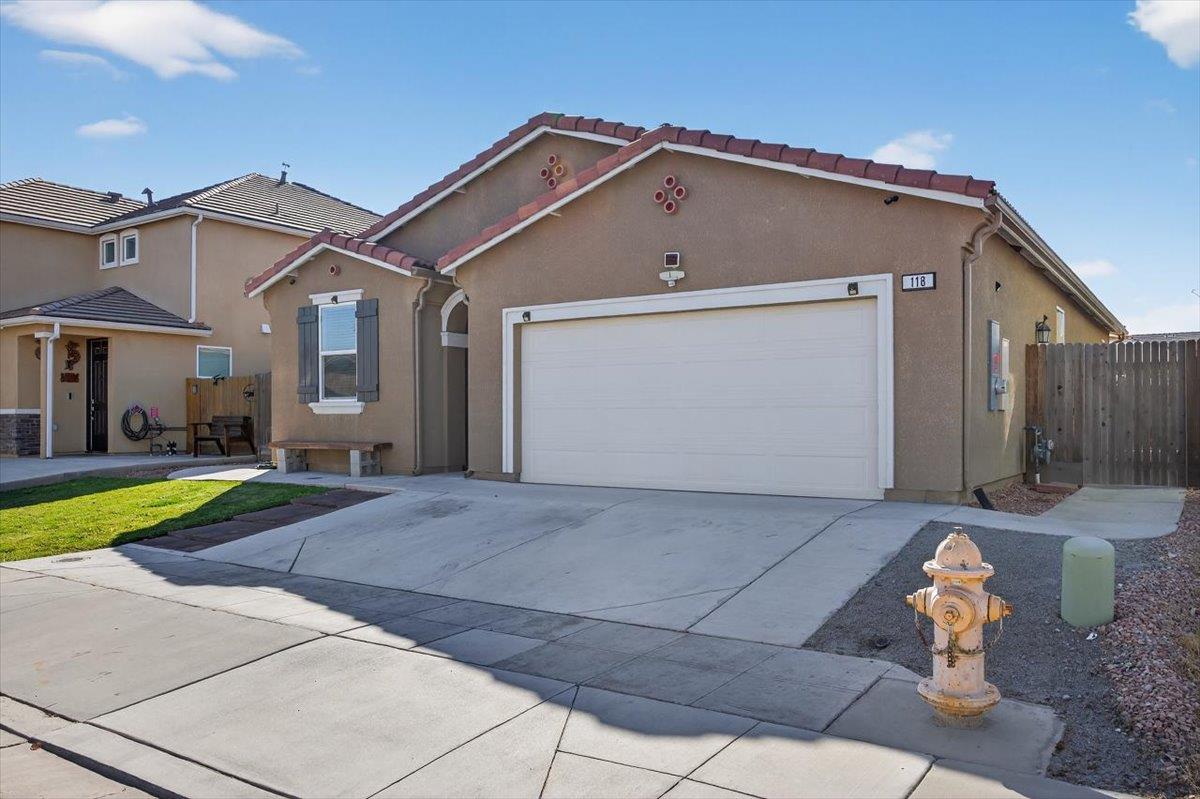 118 Peerless St, Madera, CA 93638