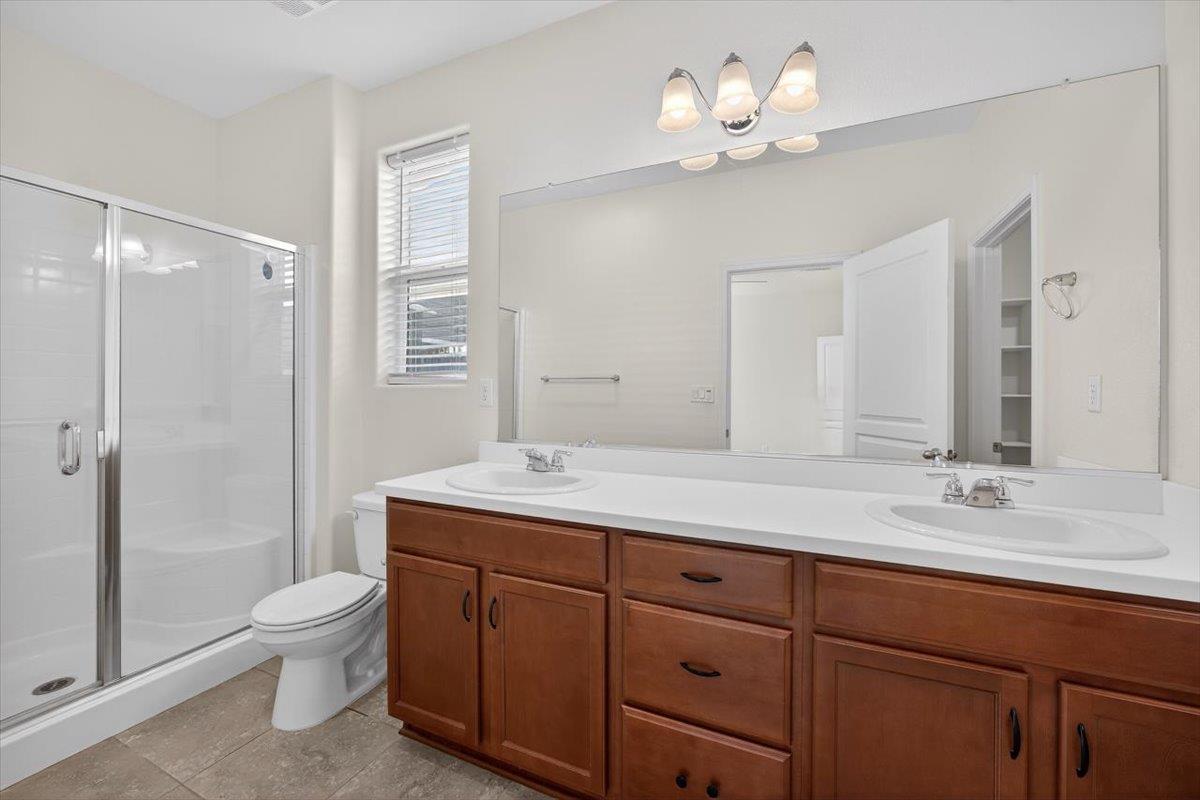 118 Peerless St, Madera, CA 93638