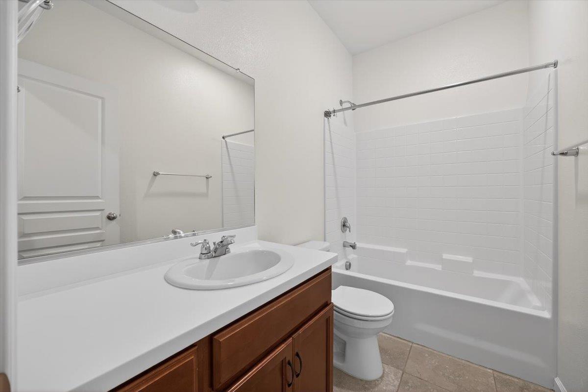 118 Peerless St, Madera, CA 93638