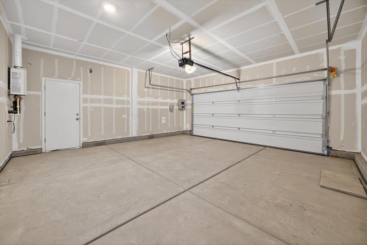 118 Peerless St, Madera, CA 93638