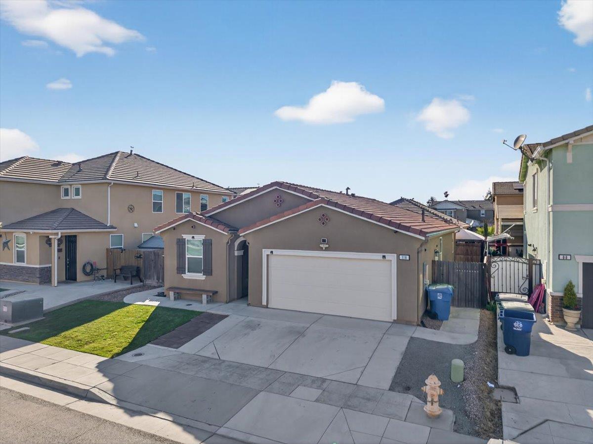 118 Peerless St, Madera, CA 93638