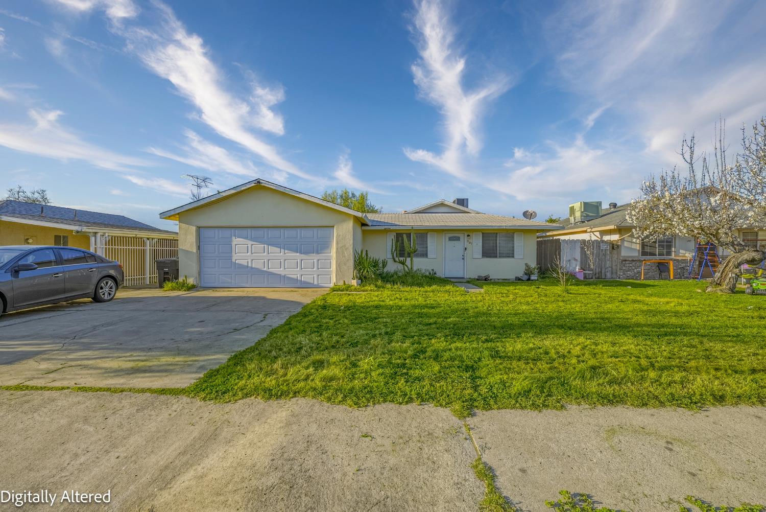 1741 Hickory Ave, Livingston, CA 95334