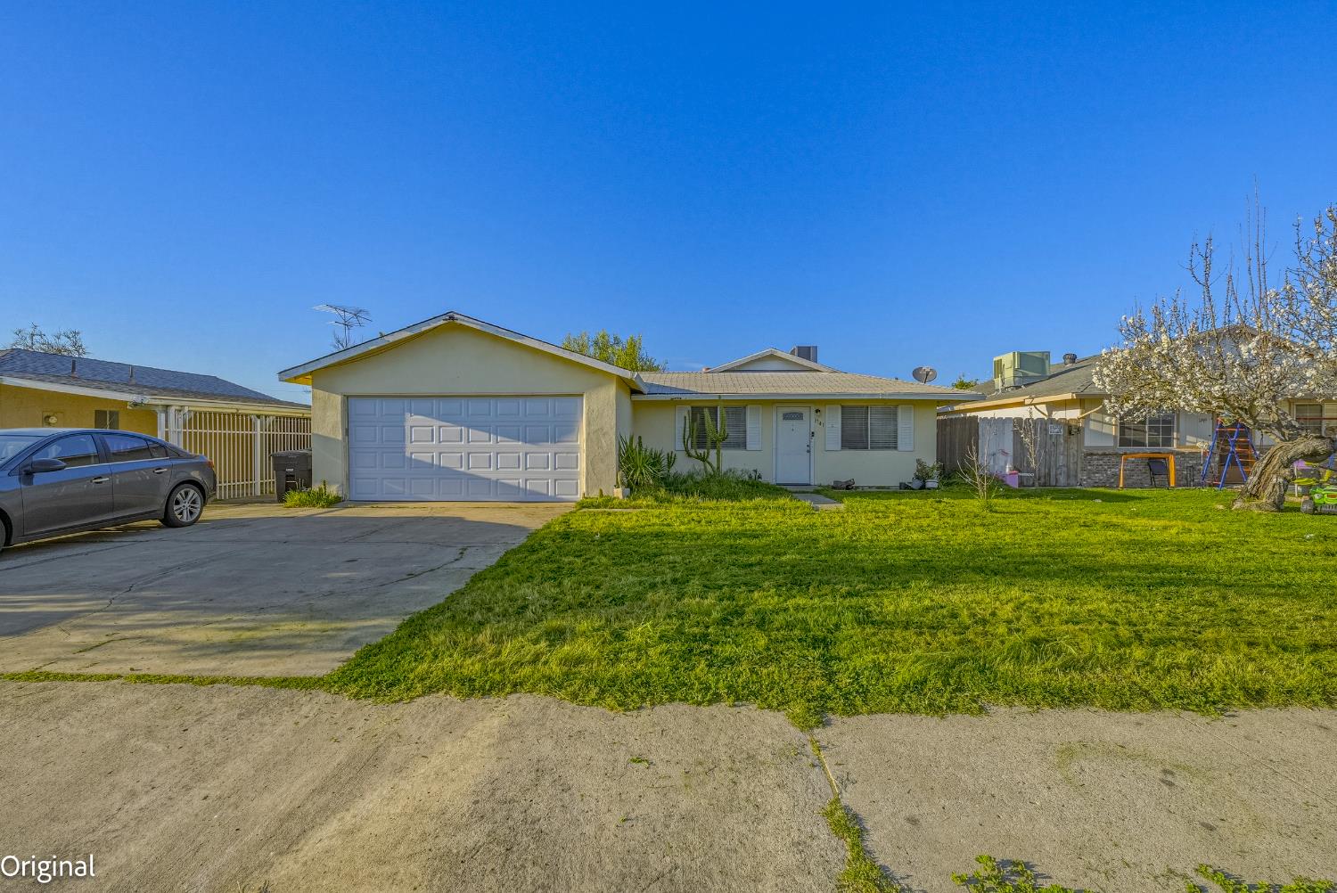 1741 Hickory Ave, Livingston, CA 95334