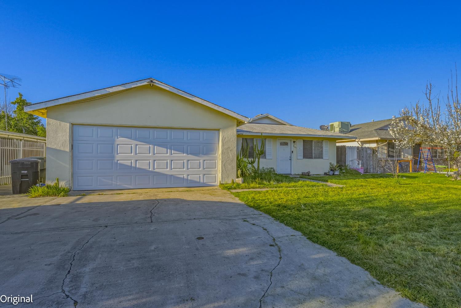 1741 Hickory Ave, Livingston, CA 95334