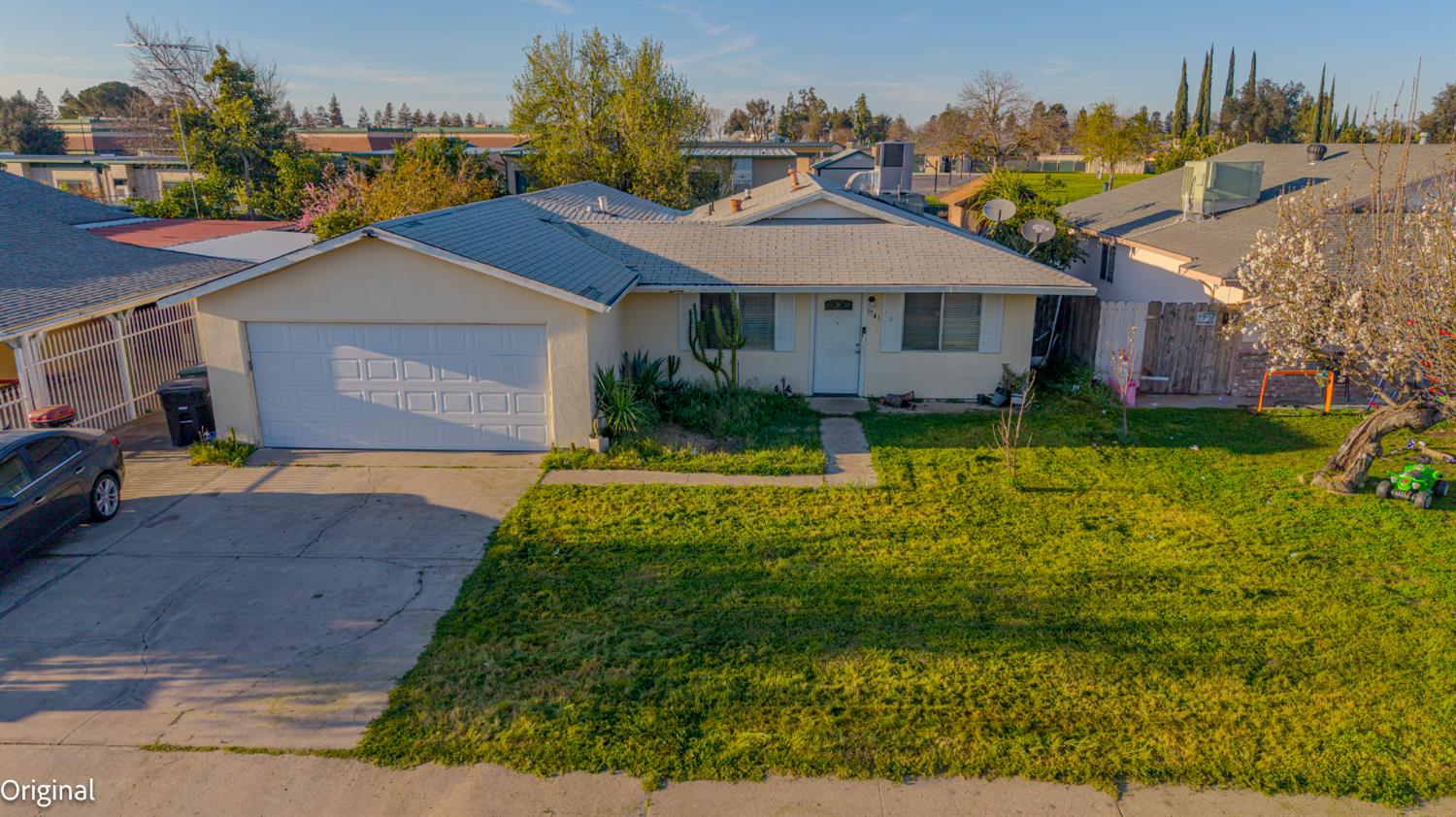 1741 Hickory Ave, Livingston, CA 95334