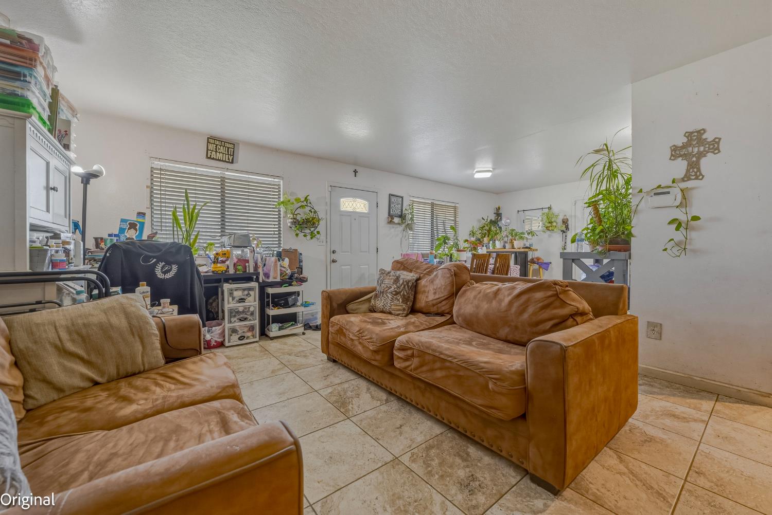 1741 Hickory Ave, Livingston, CA 95334