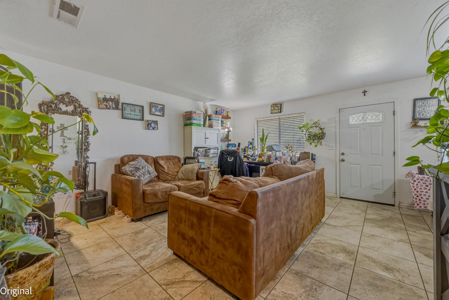 1741 Hickory Ave, Livingston, CA 95334