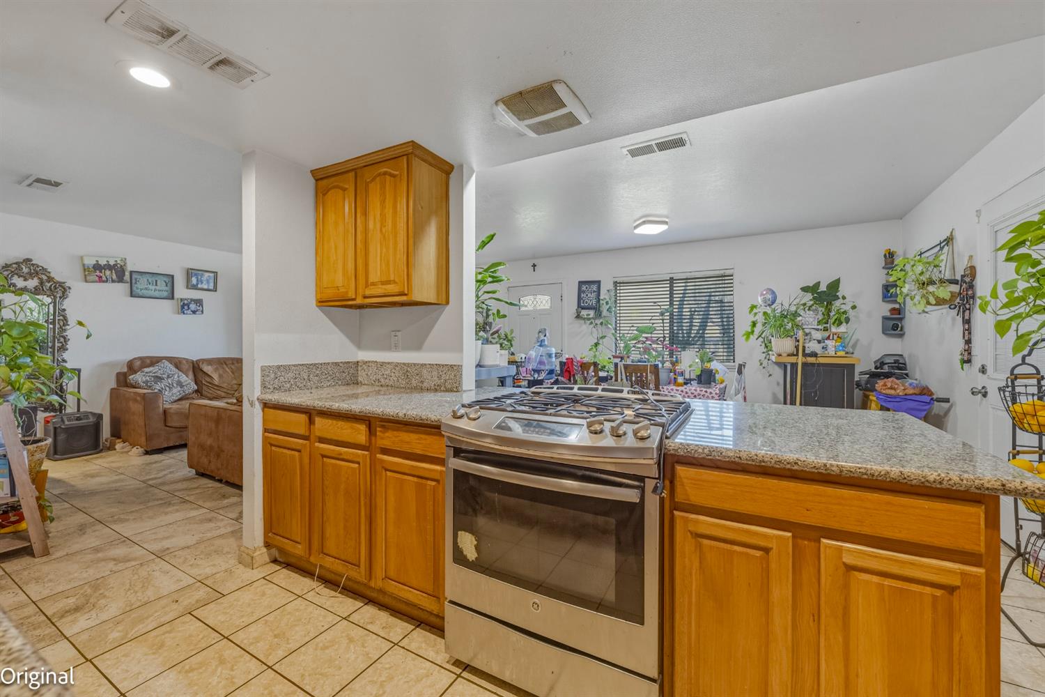 1741 Hickory Ave, Livingston, CA 95334