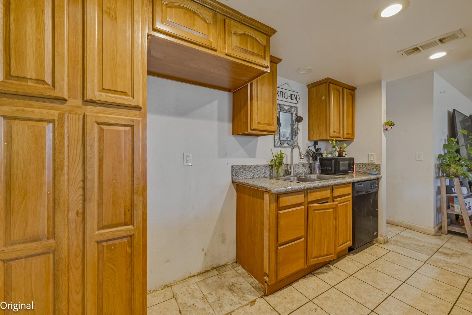 1741 Hickory Ave, Livingston, CA 95334