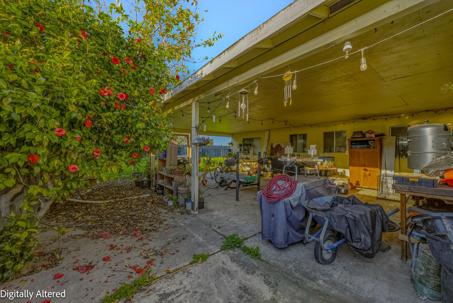 1741 Hickory Ave, Livingston, CA 95334