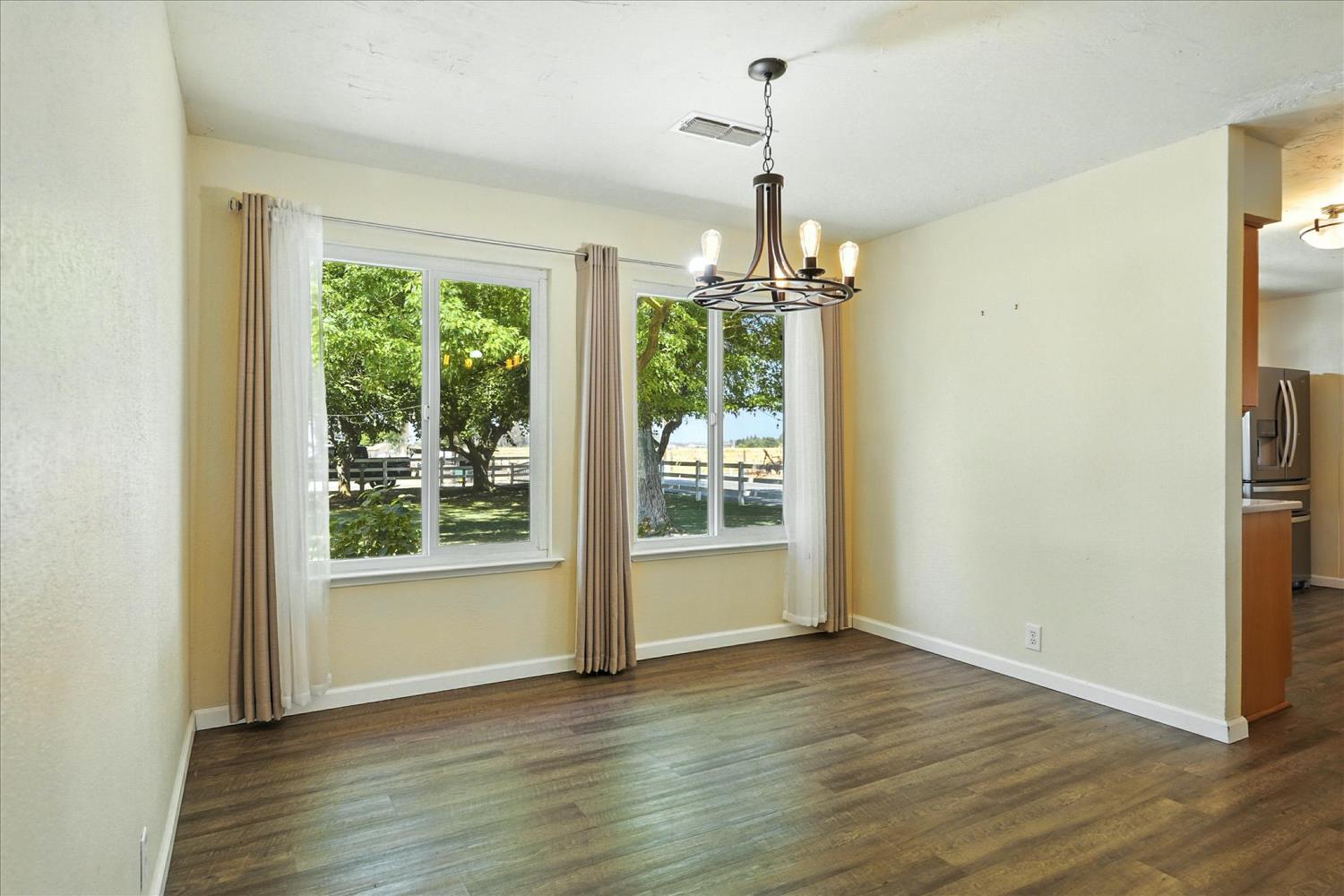 2176 2224 N Bethel Ave, Sanger, CA 93657