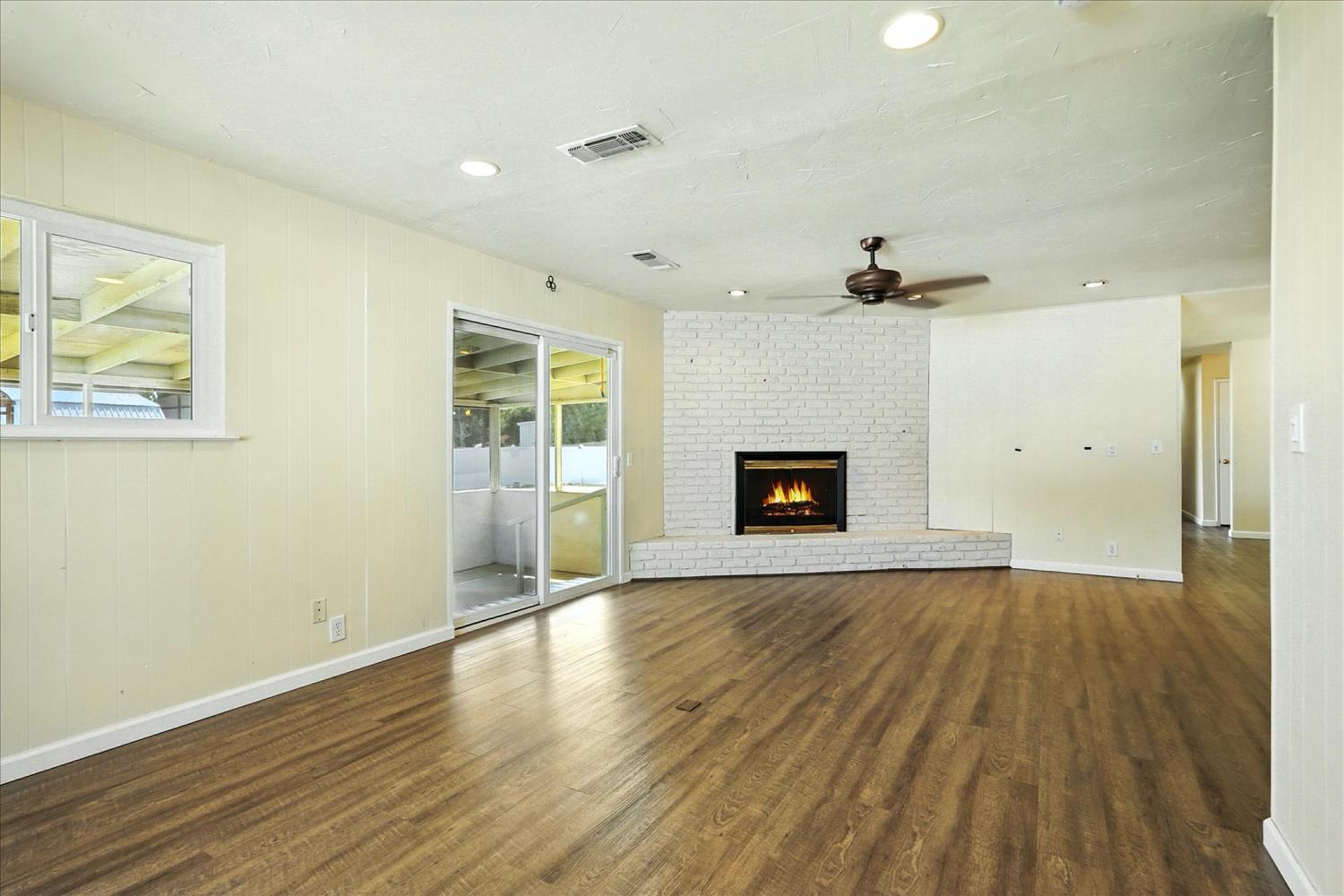 2176 2224 N Bethel Ave, Sanger, CA 93657