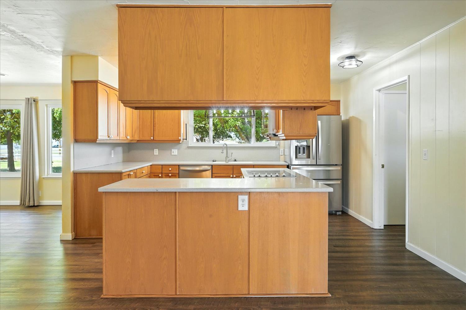 2176 2224 N Bethel Ave, Sanger, CA 93657