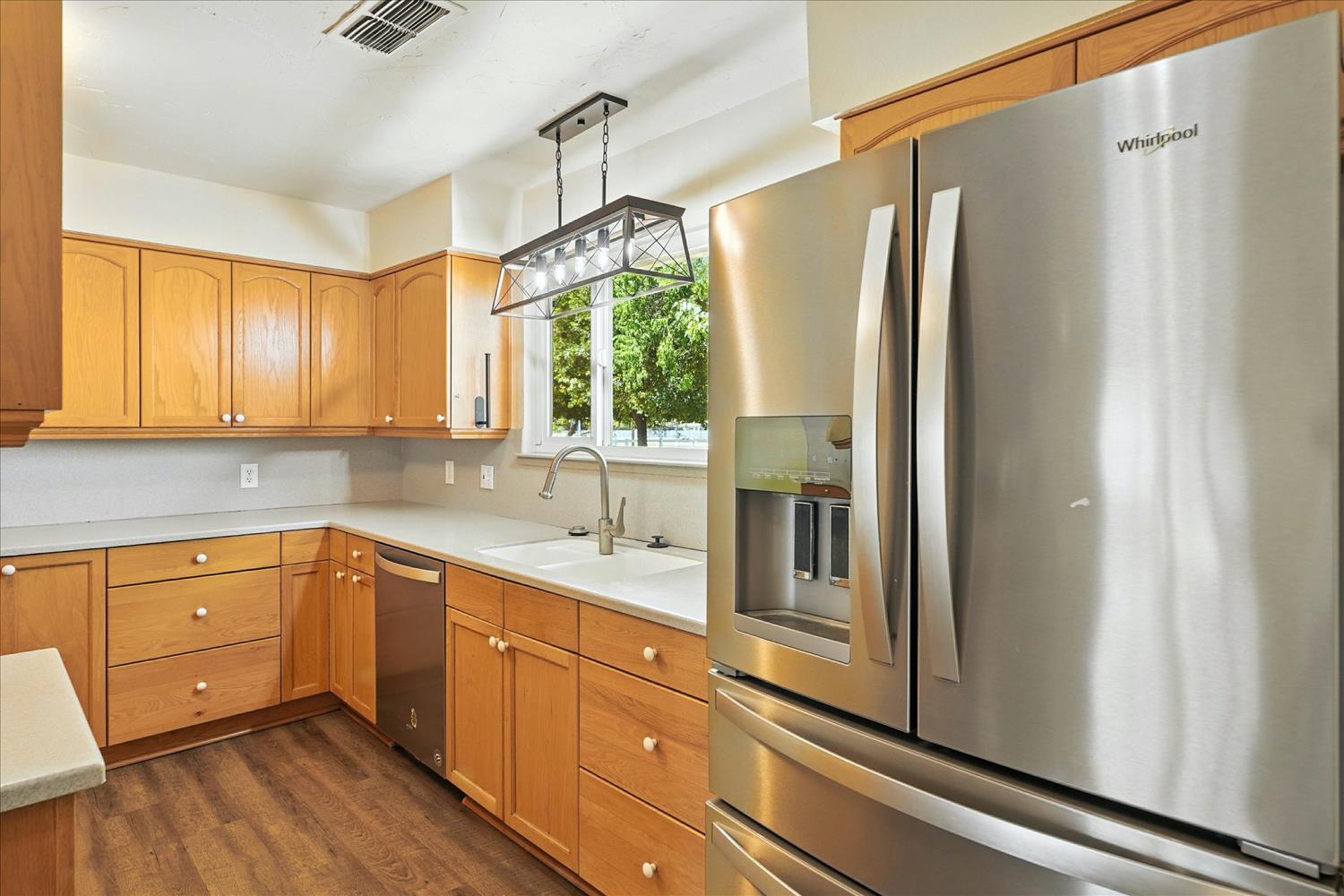 2176 2224 N Bethel Ave, Sanger, CA 93657