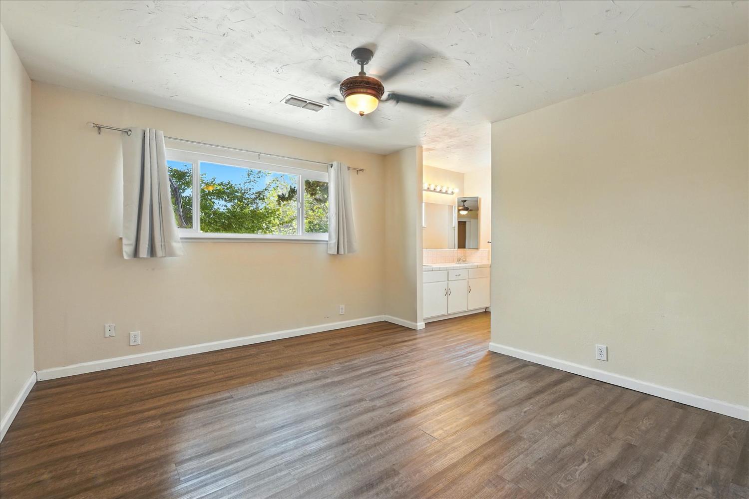 2176 2224 N Bethel Ave, Sanger, CA 93657