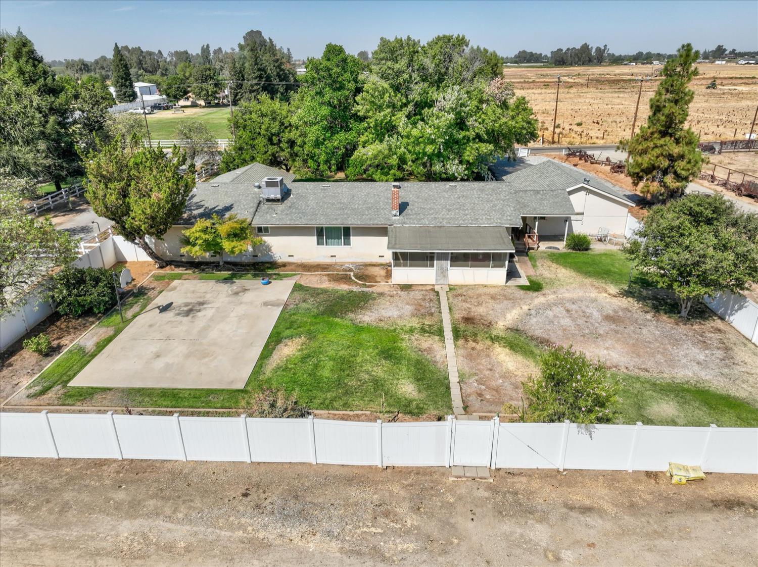 2176 2224 N Bethel Ave, Sanger, CA 93657