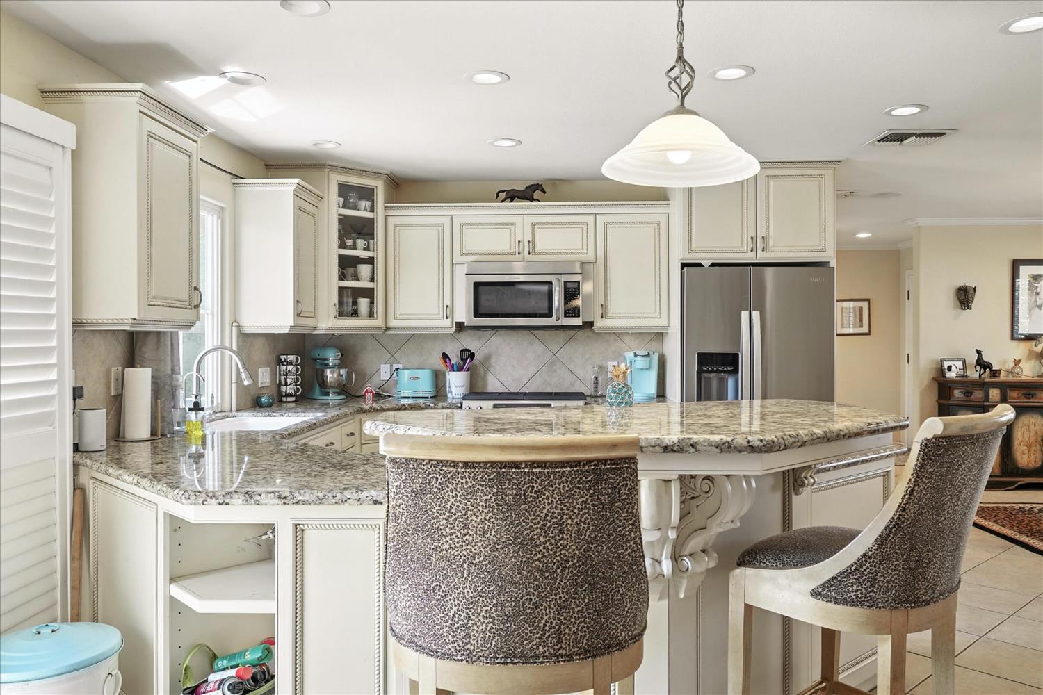 2176 2224 N Bethel Ave, Sanger, CA 93657