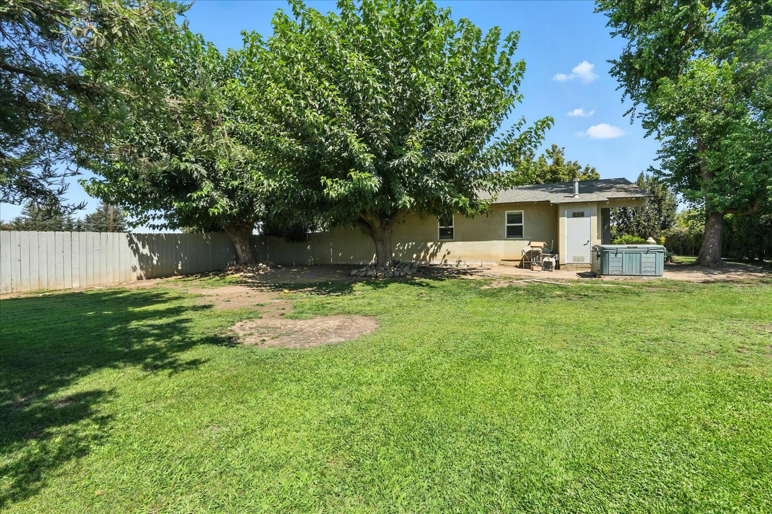 2176 2224 N Bethel Ave, Sanger, CA 93657