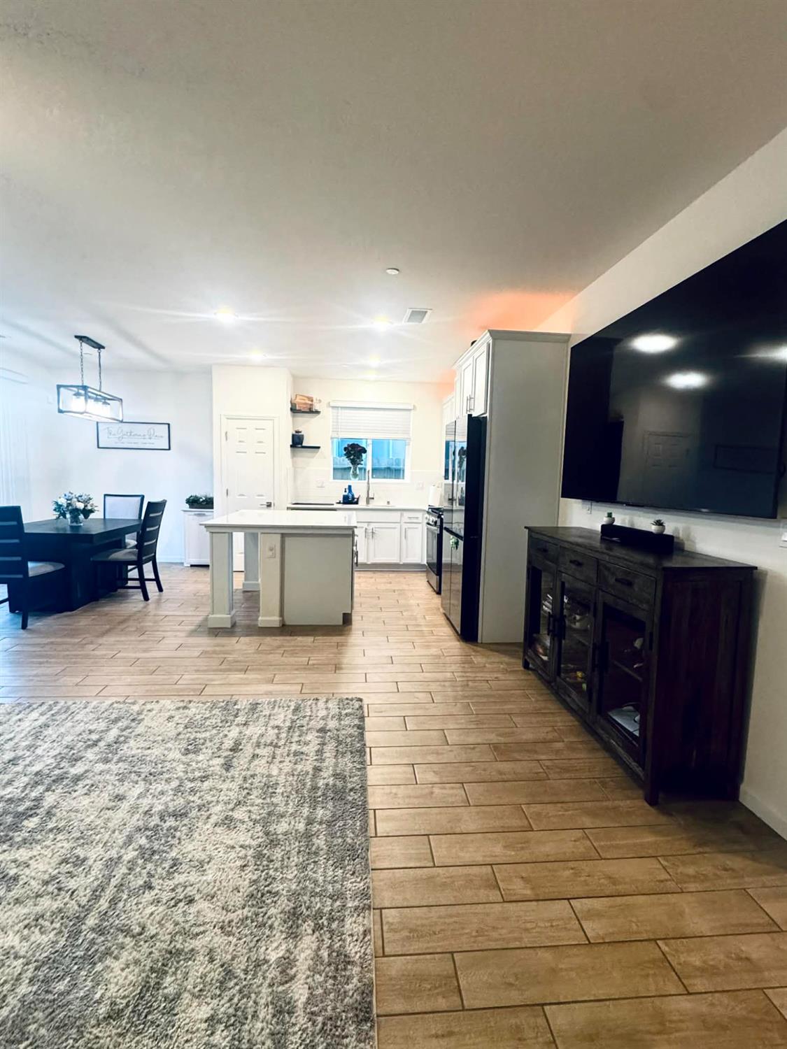 6657 E Home Ave, Fresno, CA 93727