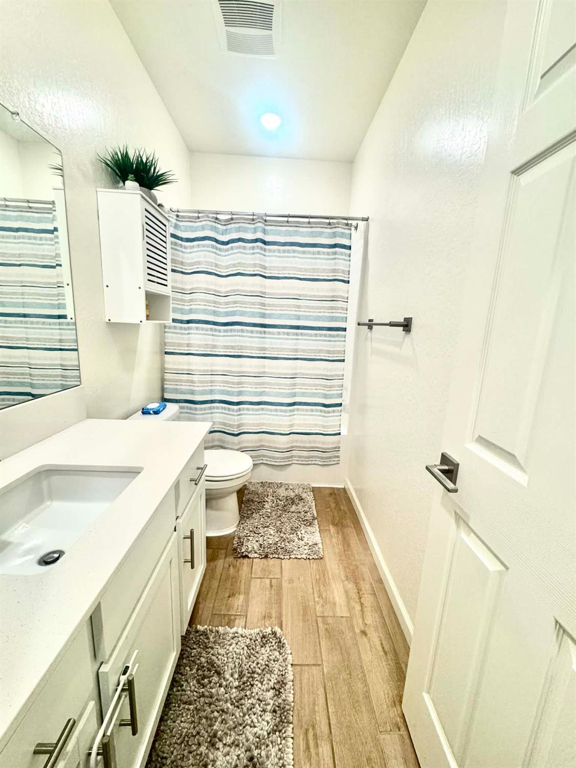 6657 E Home Ave, Fresno, CA 93727