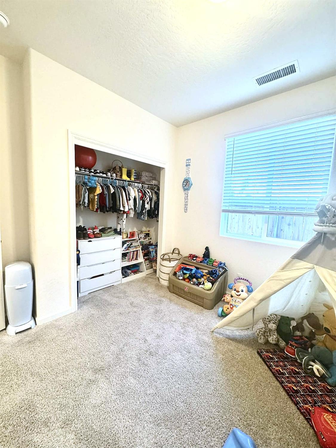 6657 E Home Ave, Fresno, CA 93727